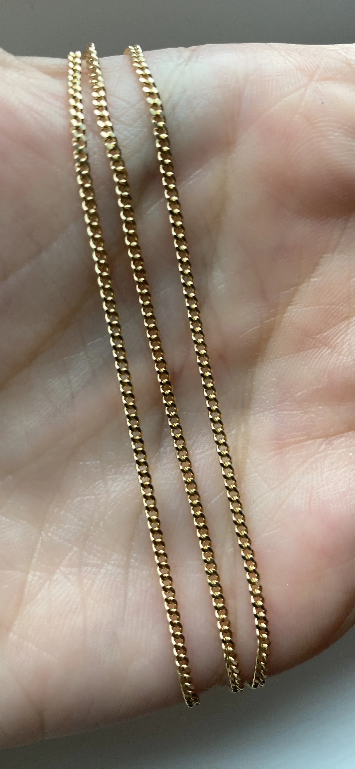 10K Gold Thin Solid Curb Chain Necklace