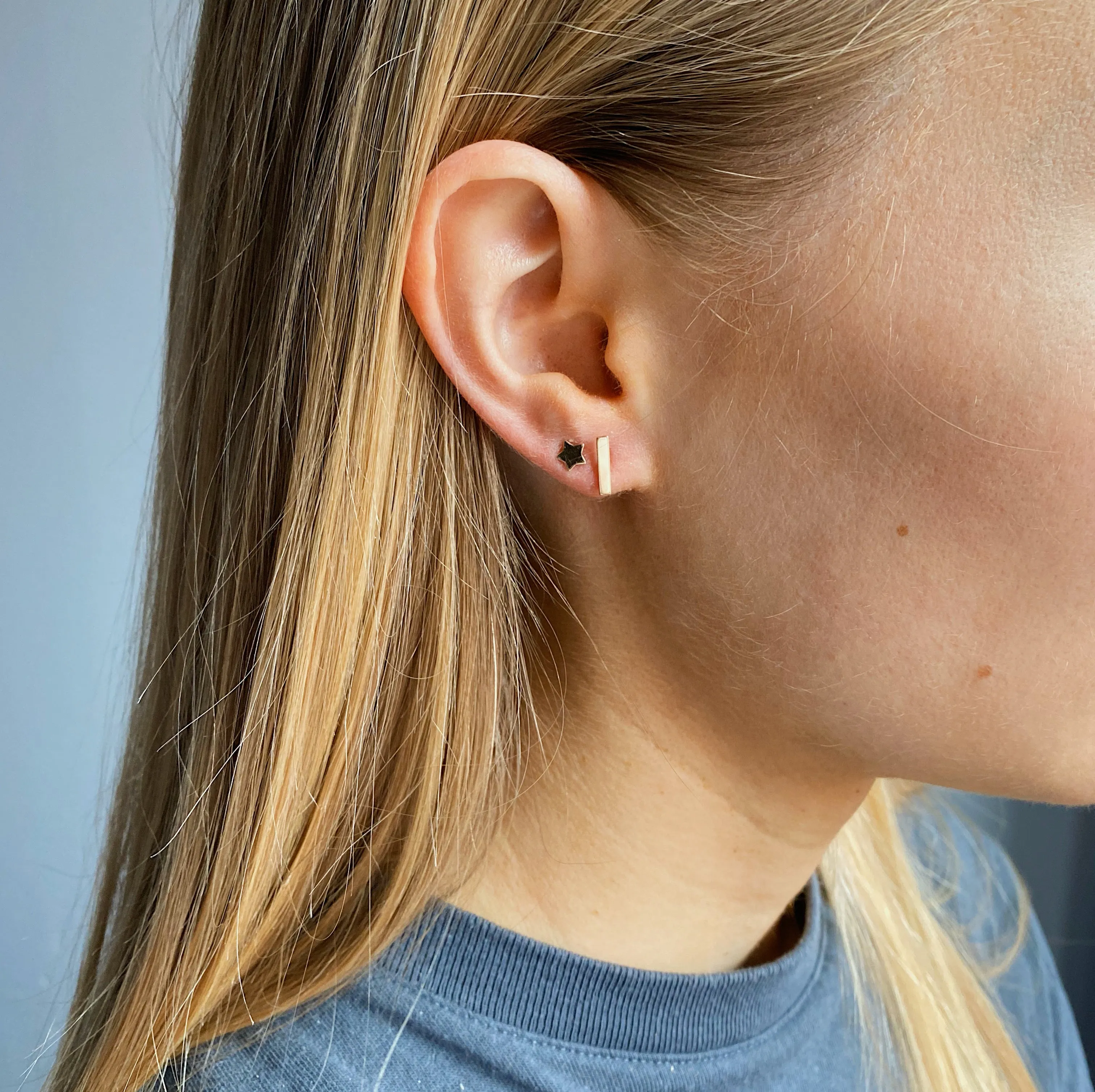 9kt Gold Bar Stud Earrings