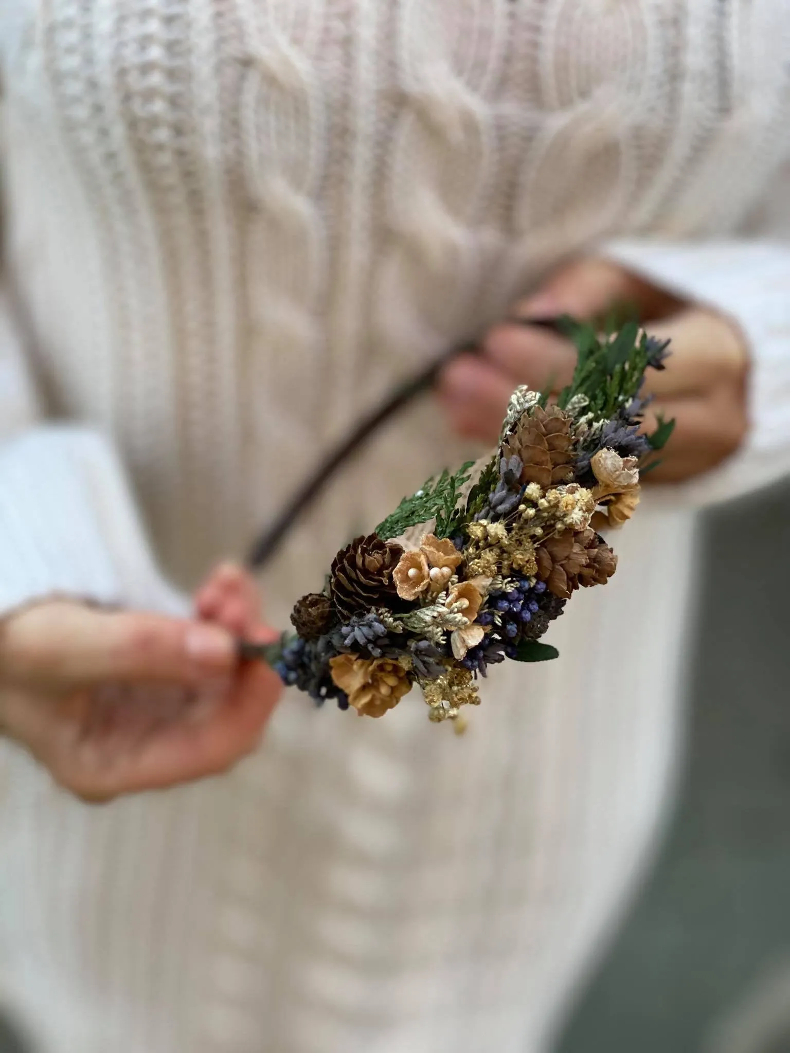 Christmas headbands with pine cones