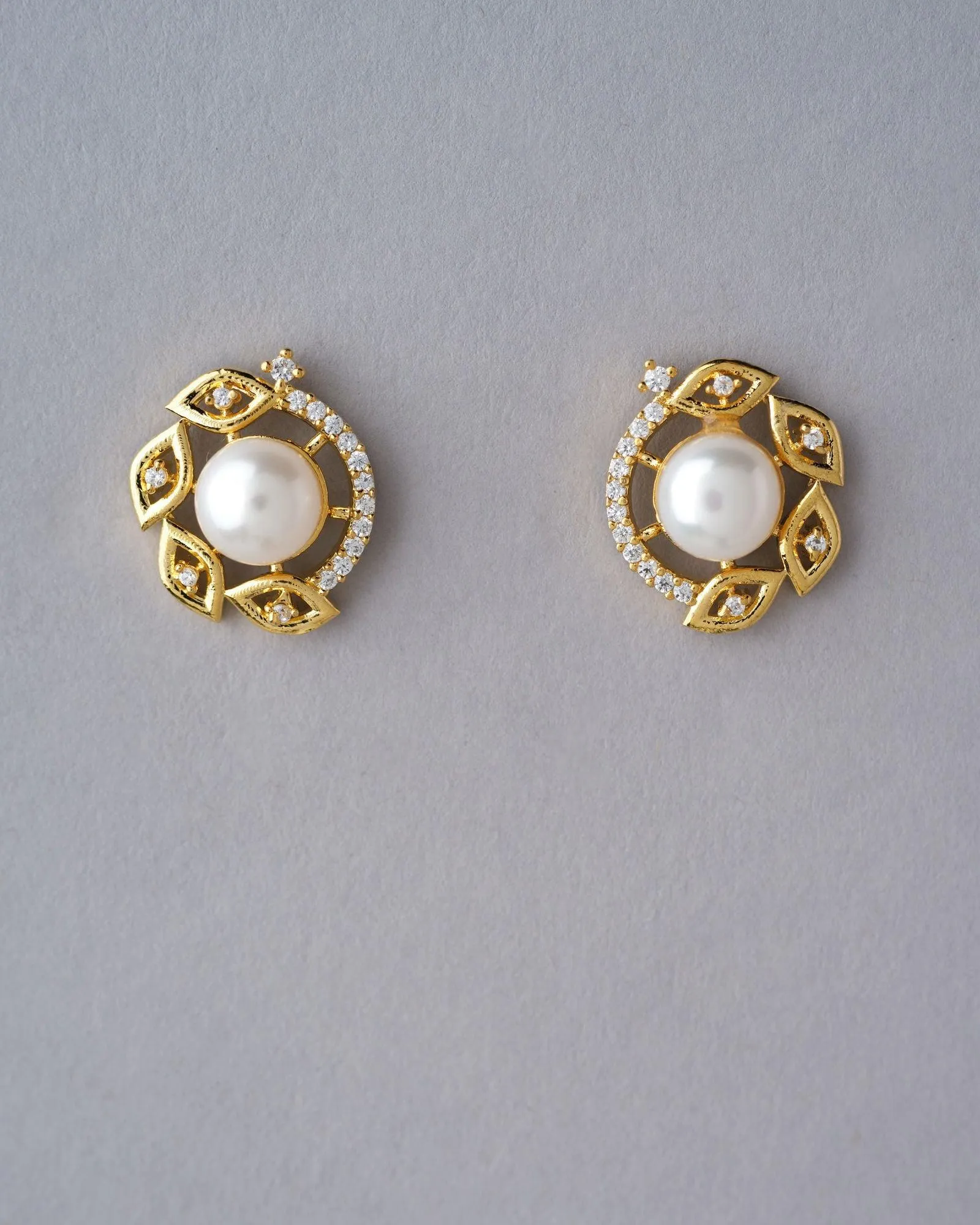 Delicate Stud Pearl Earring