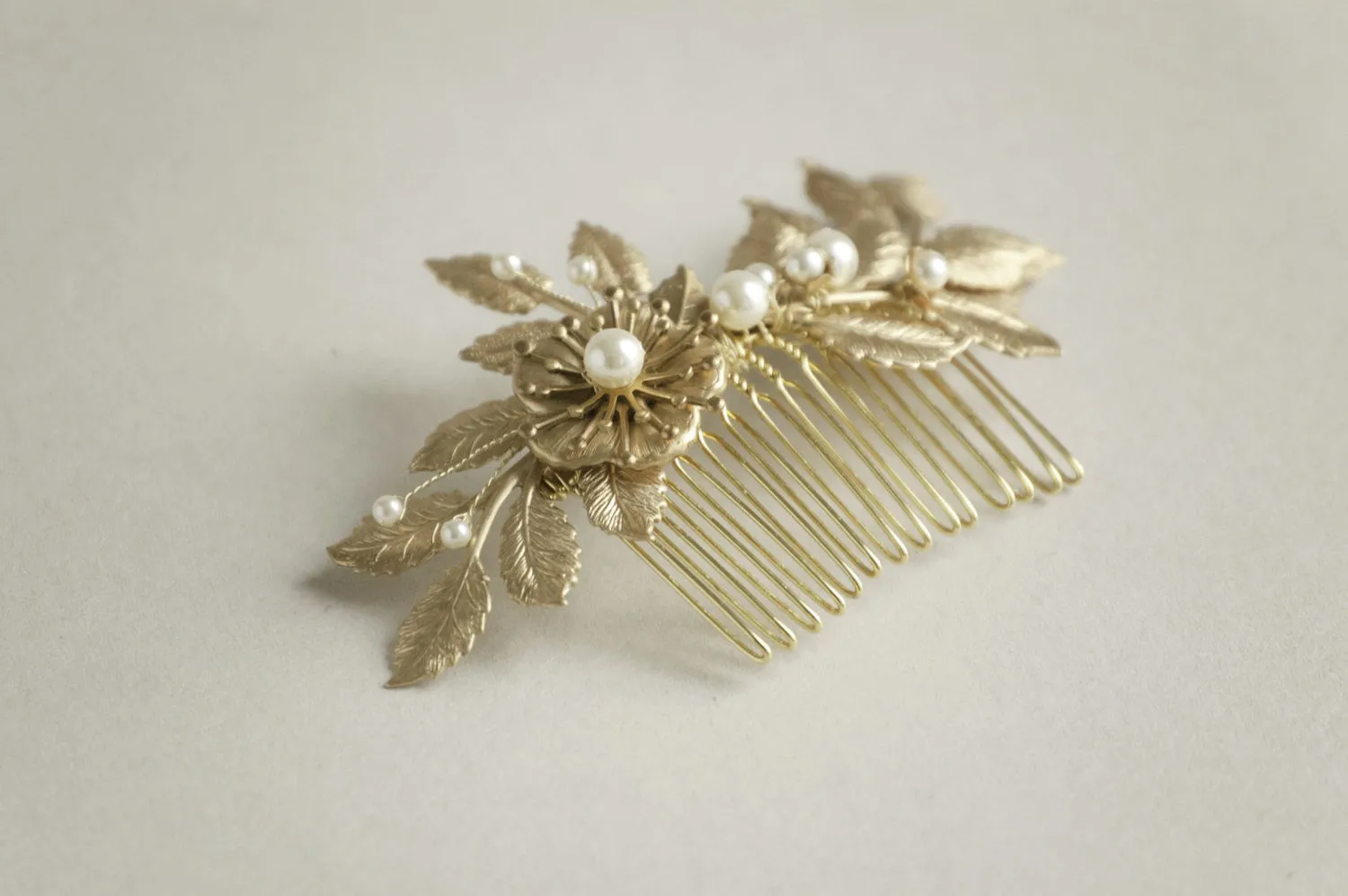 Flower and leaf hair comb