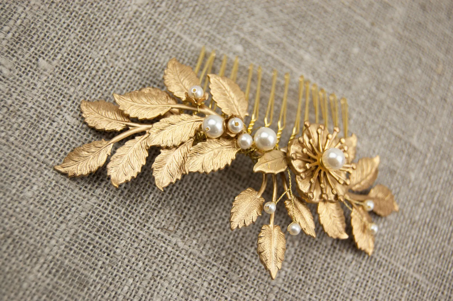 Flower and leaf hair comb