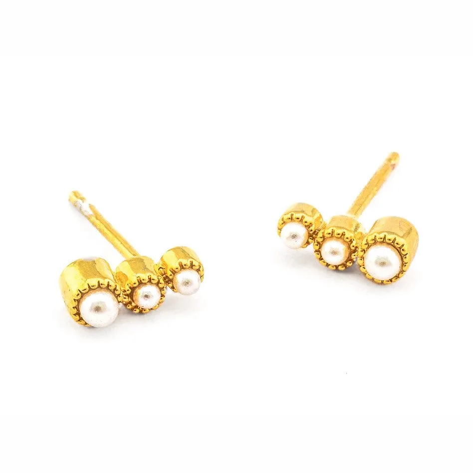 Graduated Bezel Set Stone Post Earring