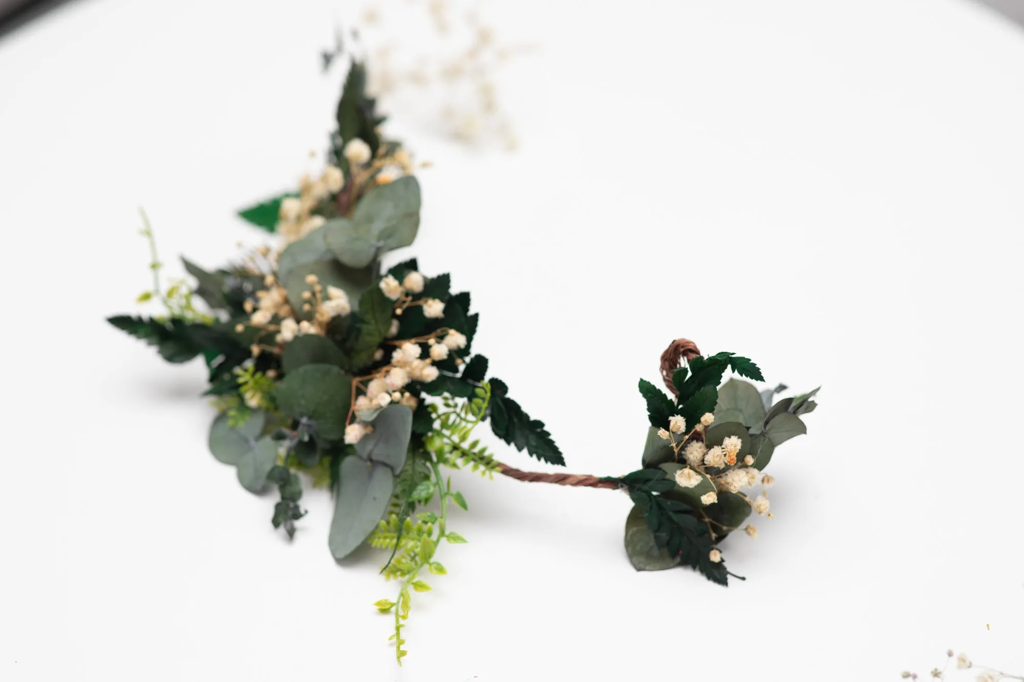 Greenery bendable bridal vine with baby's breath Bridal accessories Eucalyptus flower comb Wedding hair comb Flexible Shapable hair vine
