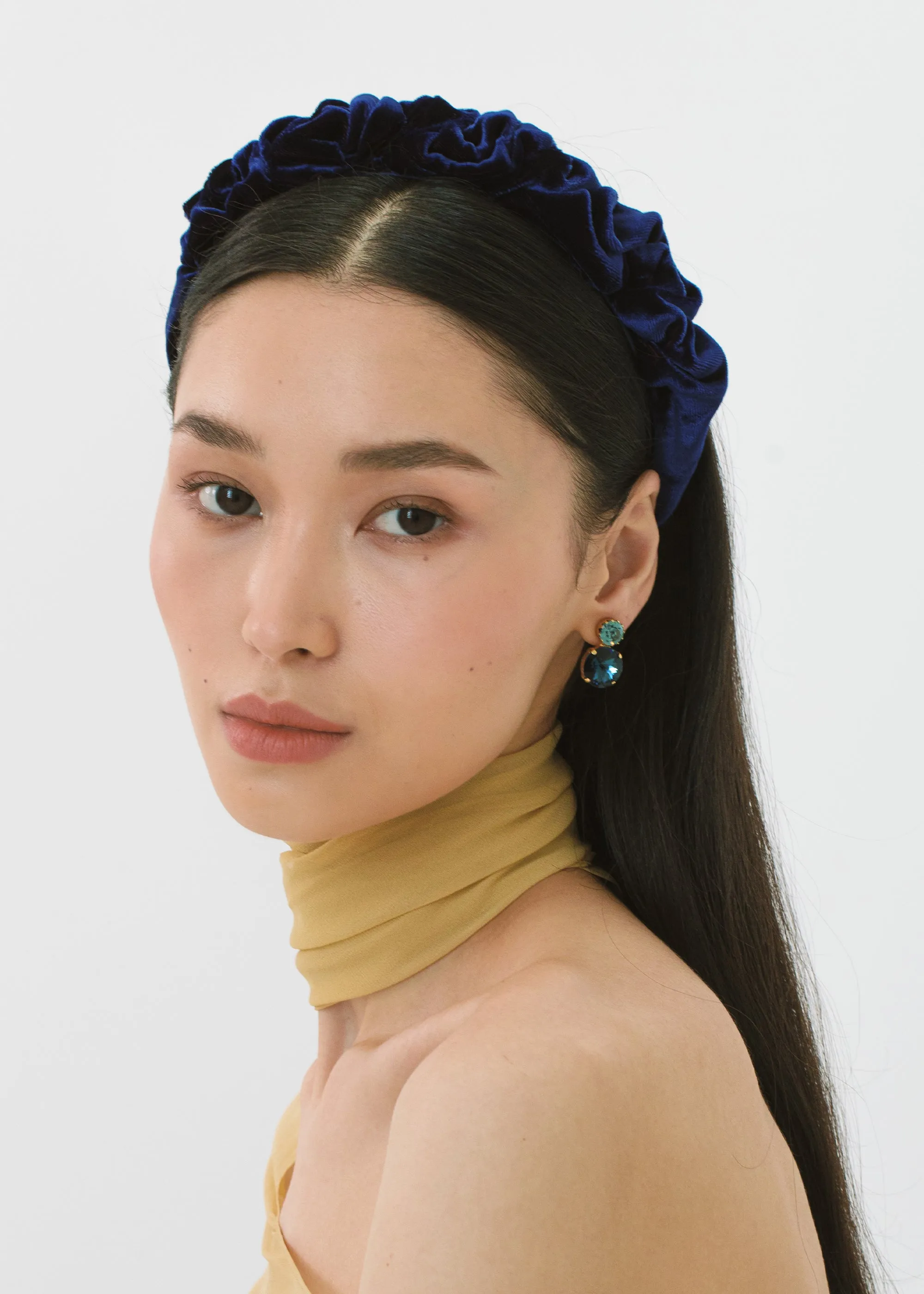 Lia Headband in Velvet -- Navy