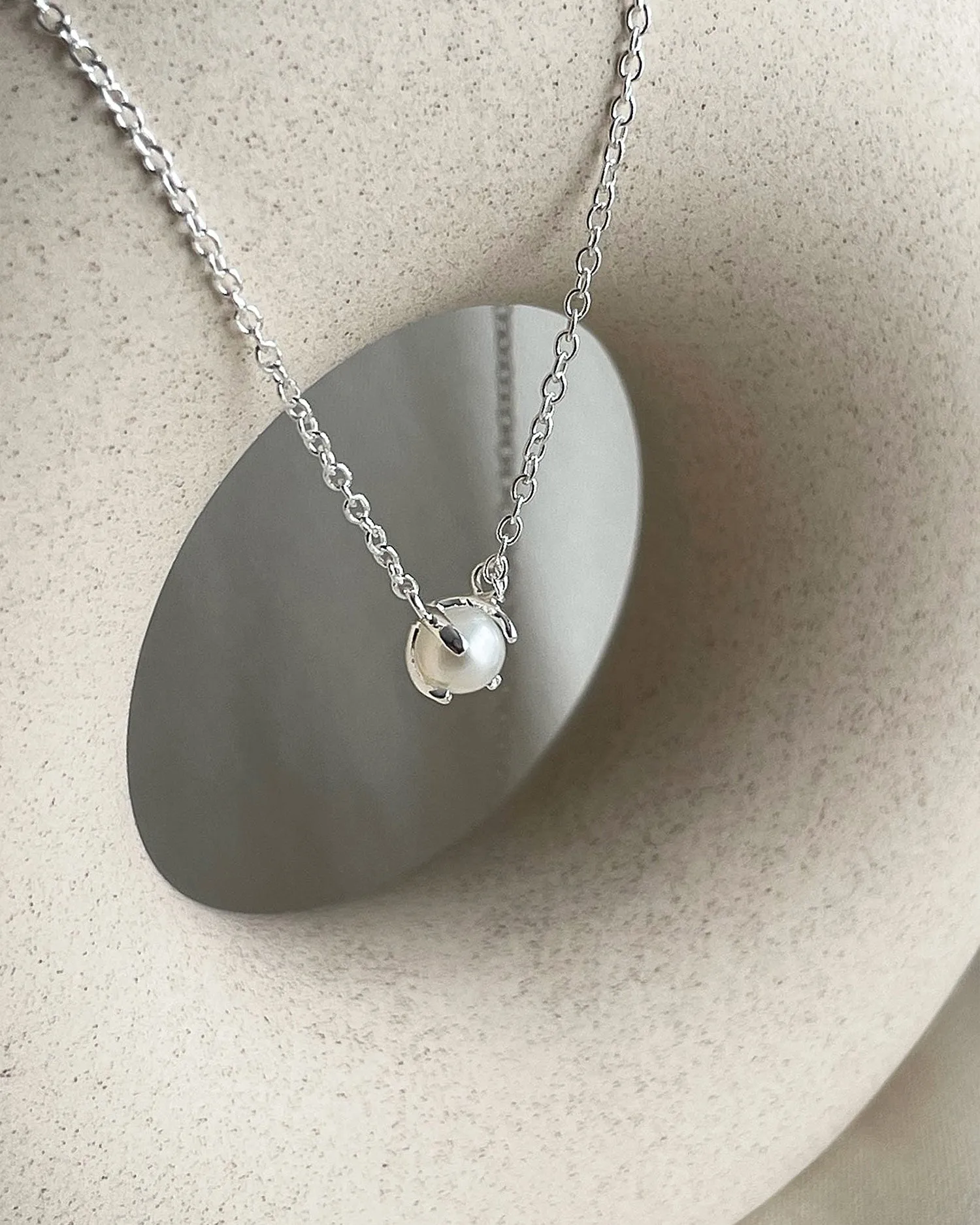 Petite Pearl necklace silver