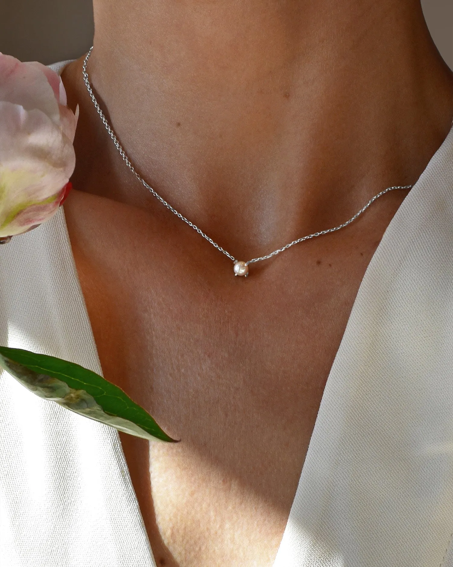 Petite Pearl necklace silver