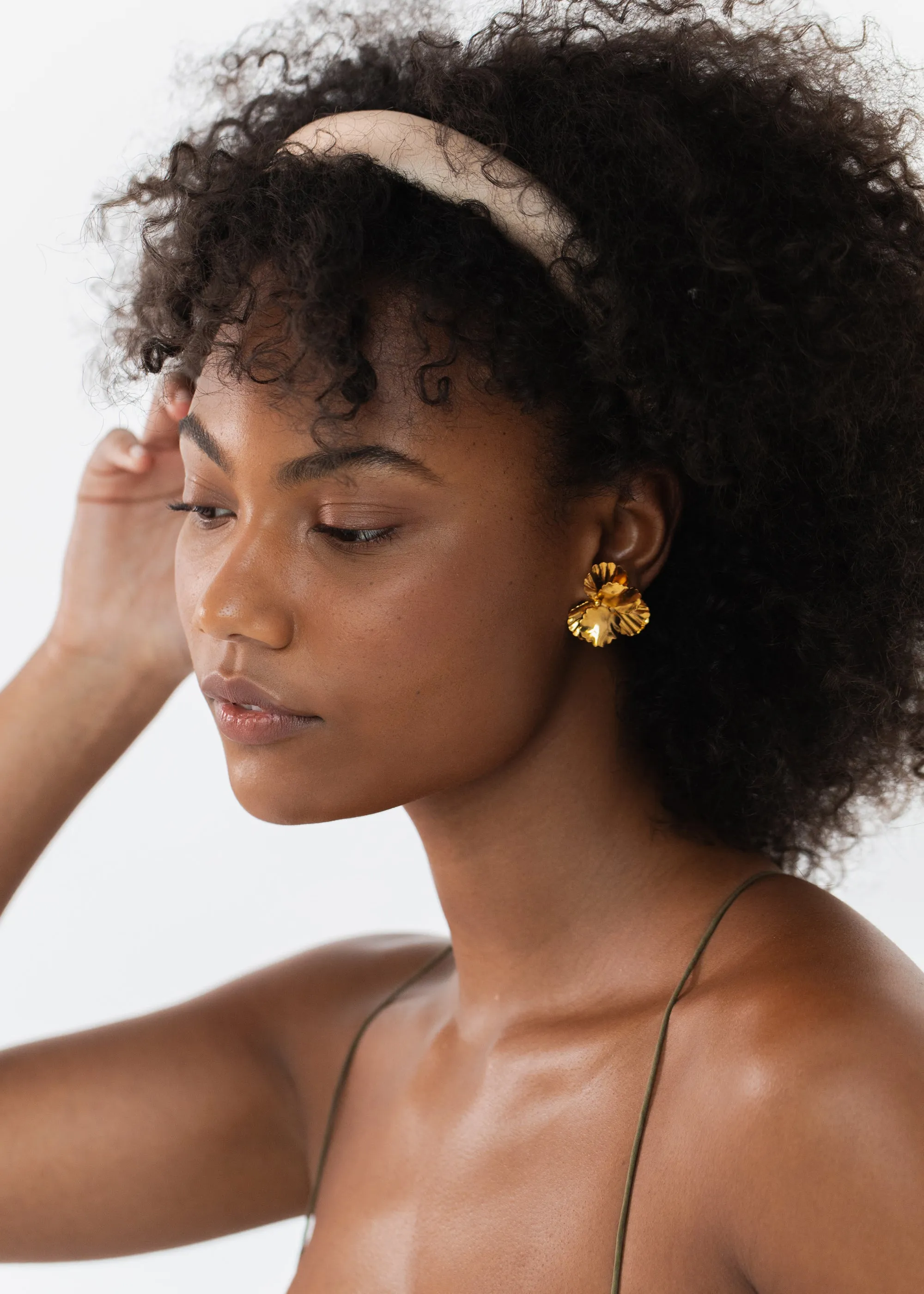 Tori Headband in Satin -- Dune